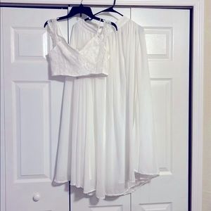 White. Medium/Size 6